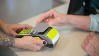Should Hair Salons Ask Customers to Tip Through a Card Machine?